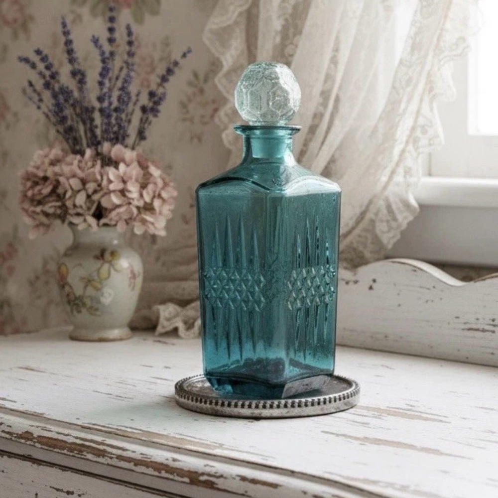 Teal Glass Wine | Whiskey Decanter with Textured Geometric Design
